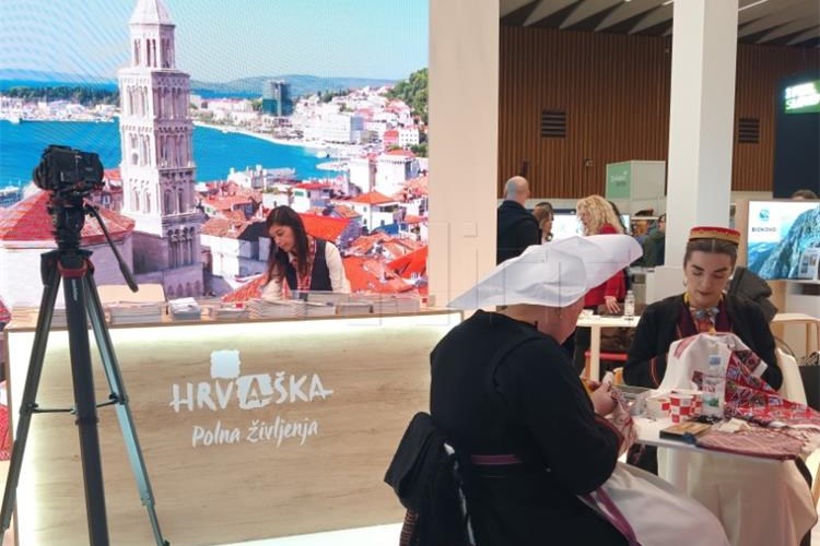 Slika /dokumenti/AAsajam.jpeg