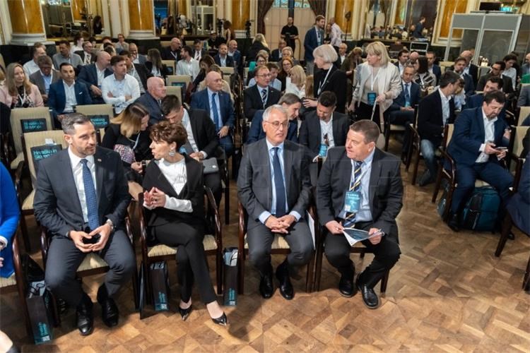 Slika /dokumenti/RH-SLO.jpg